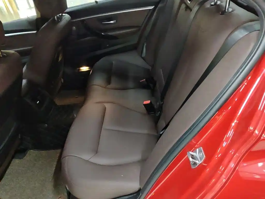 BMW 3 Series 2018 — фото 17