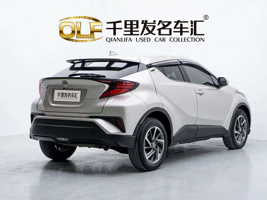 Toyota C-HR 2023 — фото 6