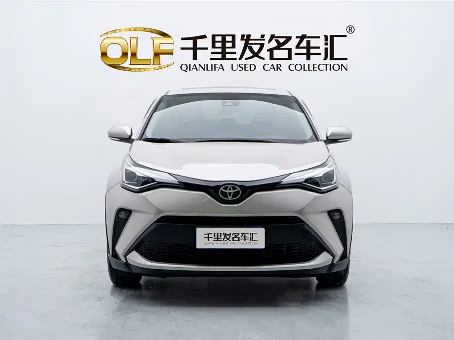 Toyota C-HR 2023 — фото 2
