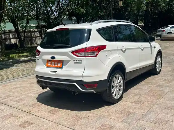 Ford Kuga 2015