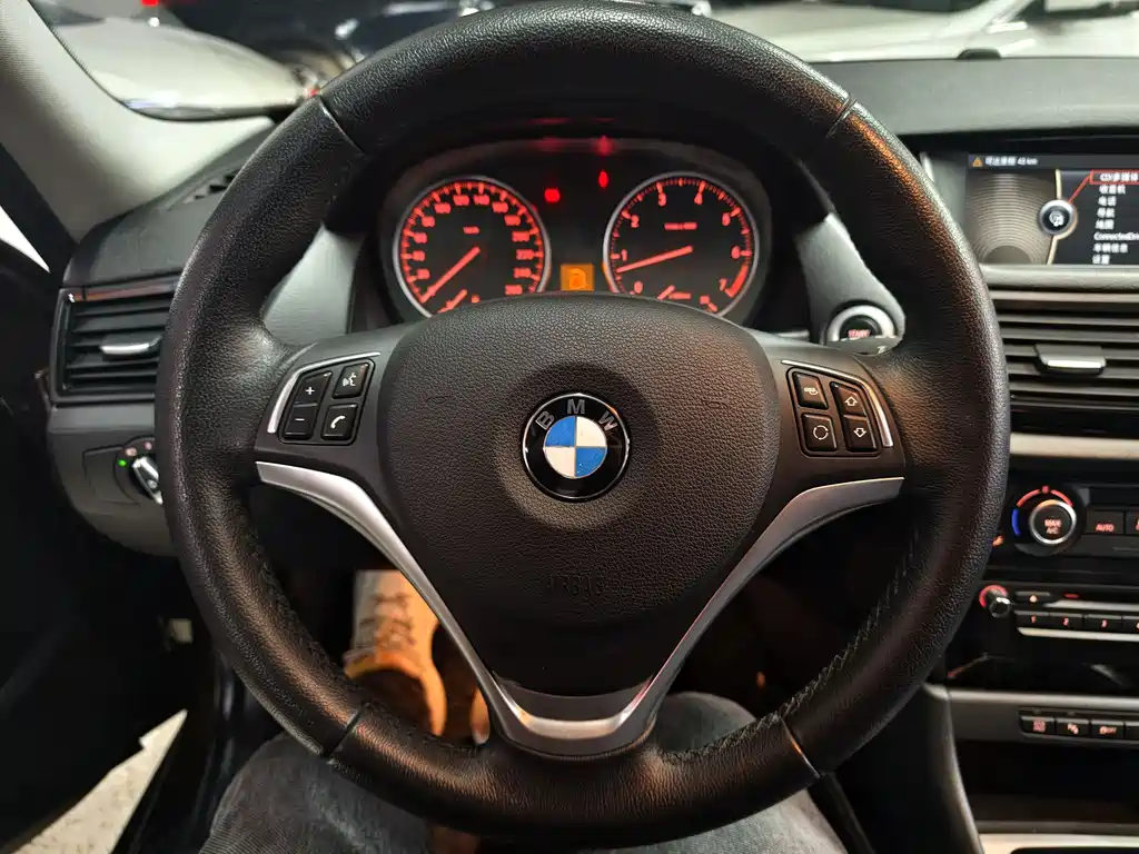 BMW X1 2015 — фото 16