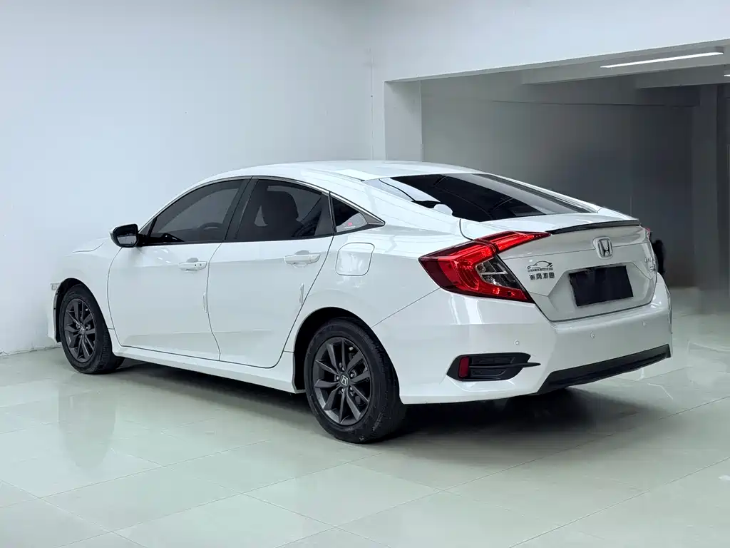 Honda Civic 2021 — фото 11