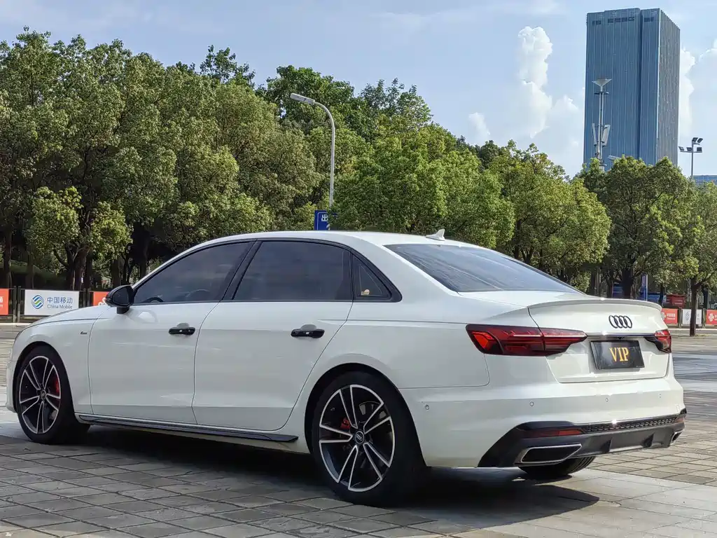 Audi A4L 2023