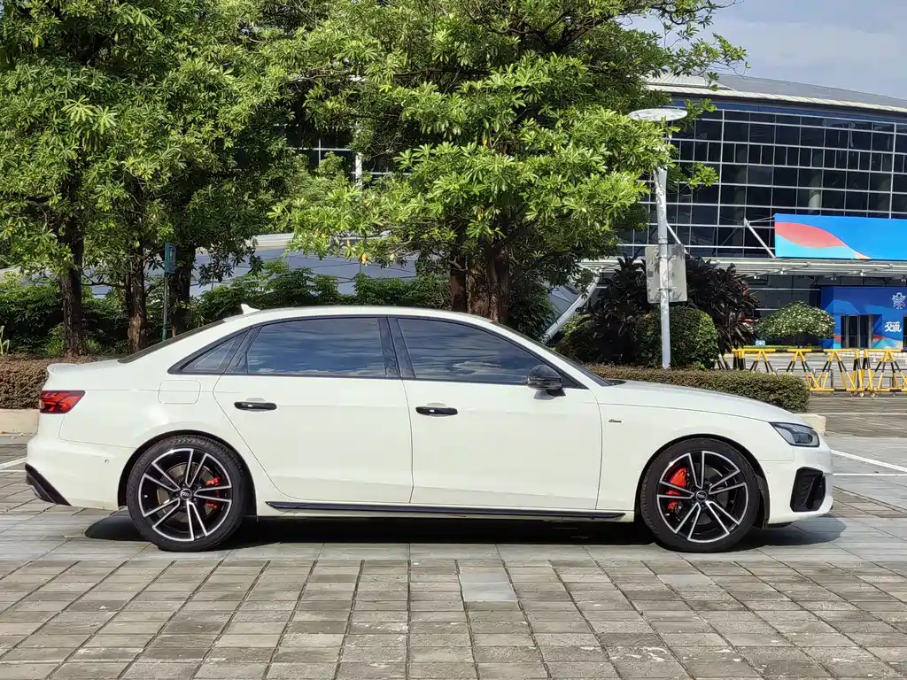 Audi A4L 2023