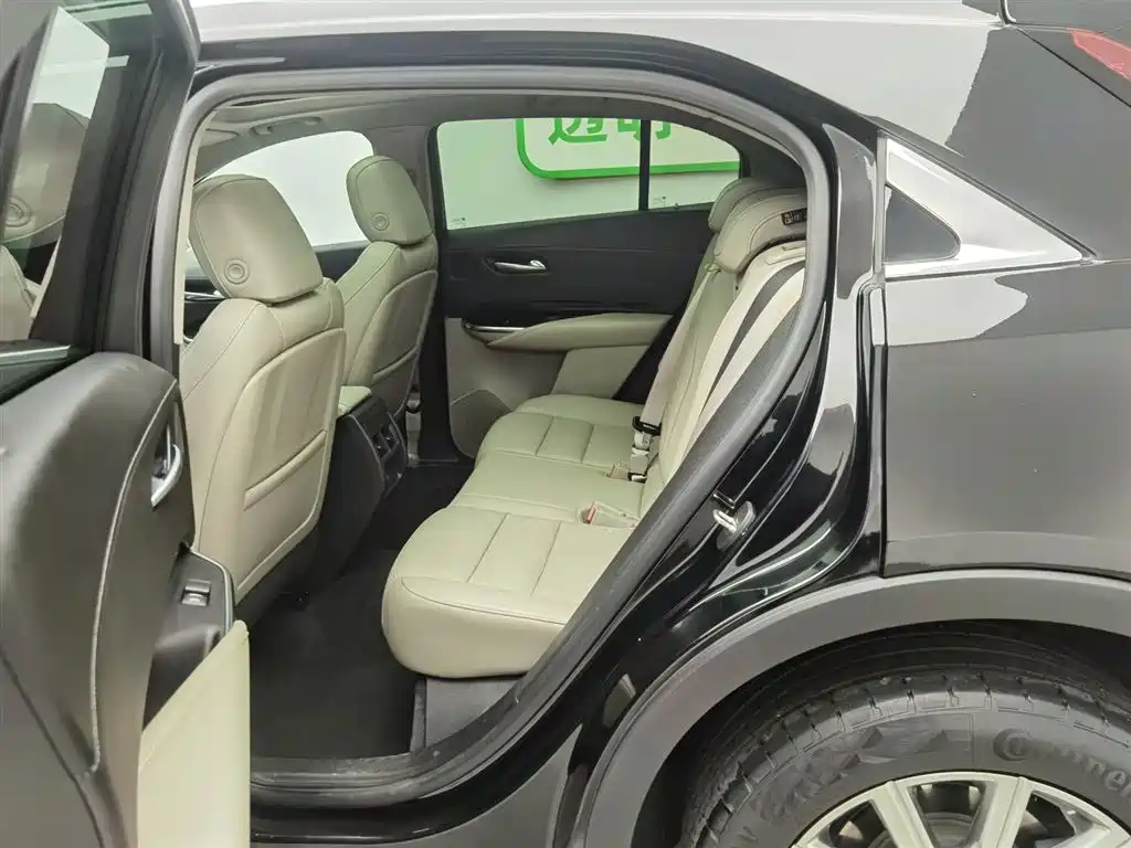 Cadillac XT4 2023 — фото 15