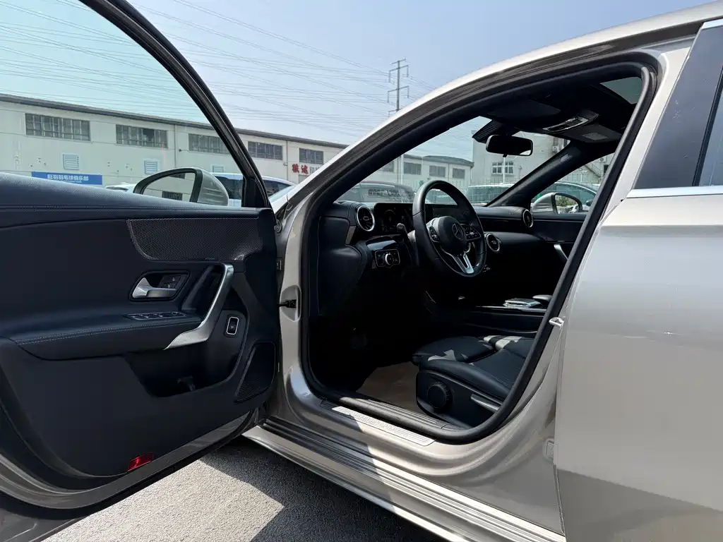 Mercedes-Benz A-Class 2021 — фото 18