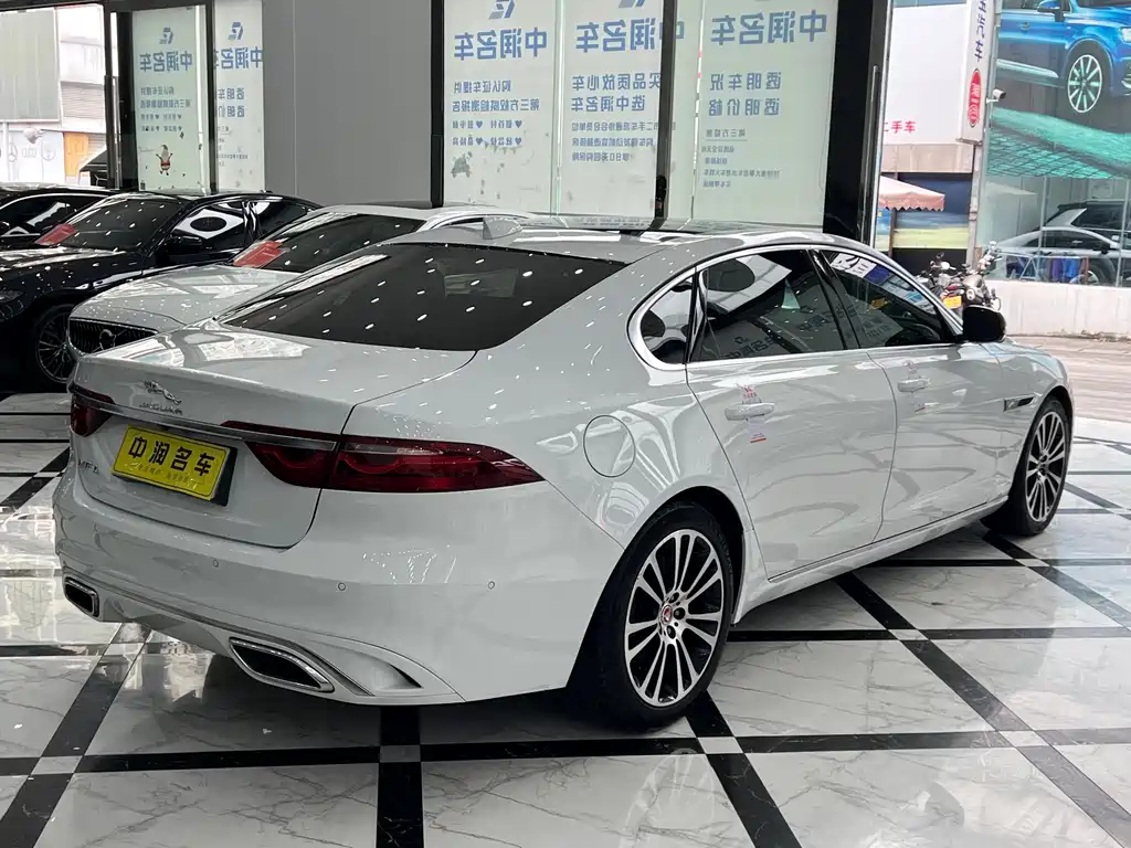 Jaguar XFL 2024 — фото 15
