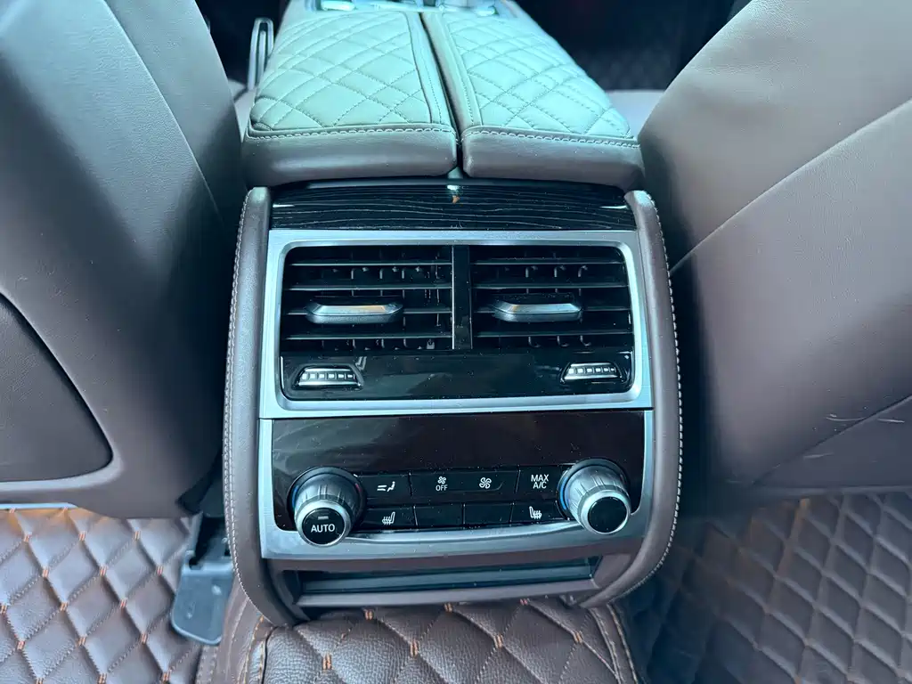 BMW 7 Series 2019 — фото 9