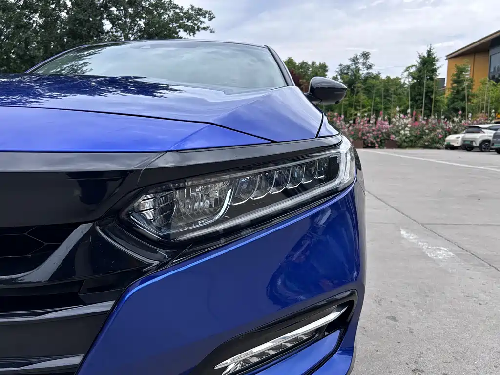 Honda Accord 2018 — фото 10