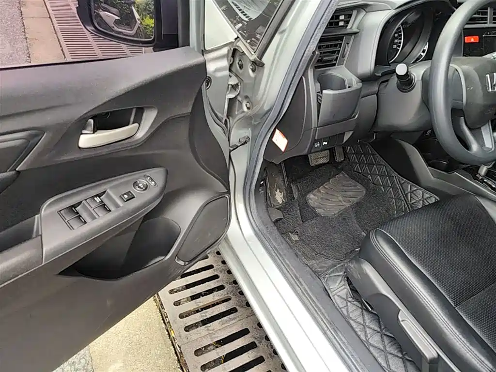 Honda Fit 2016 — фото 15