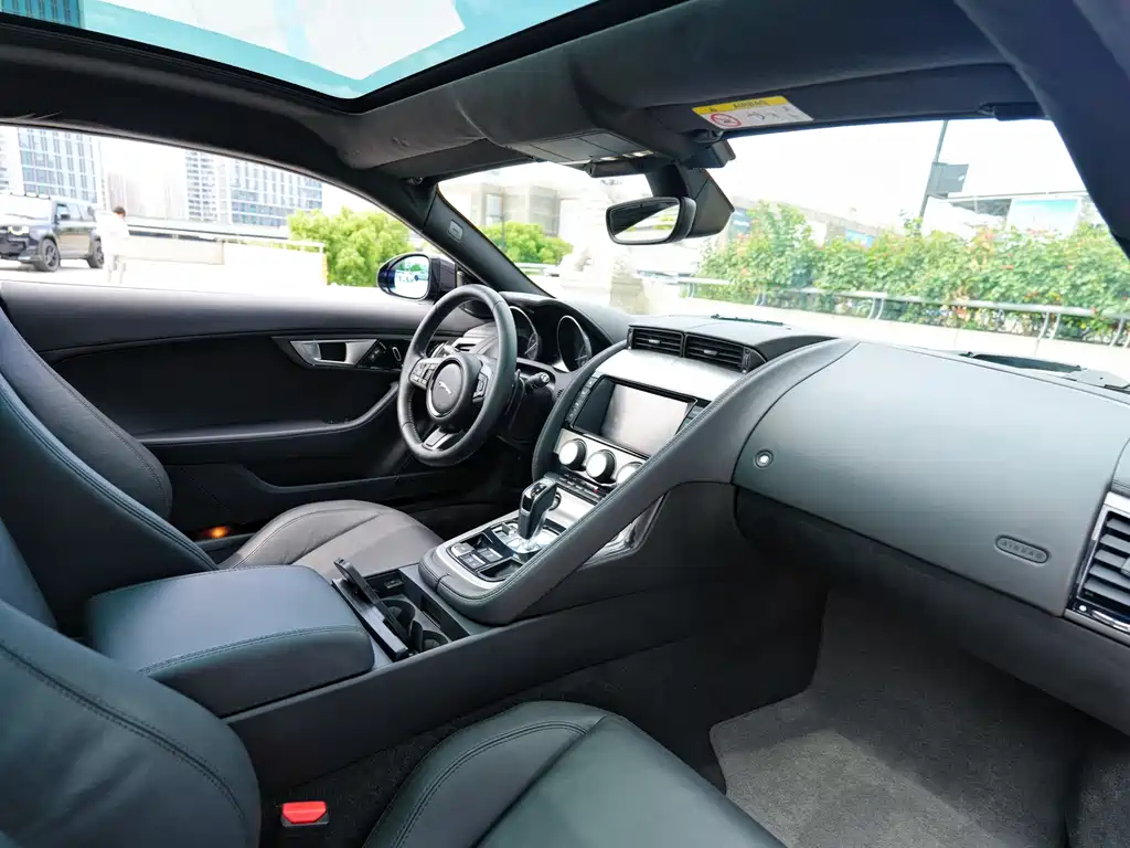 Jaguar F-TYPE 2015 — фото 8