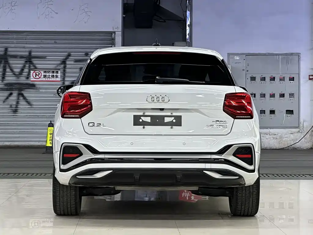Audi Q2L 2021 — фото 5