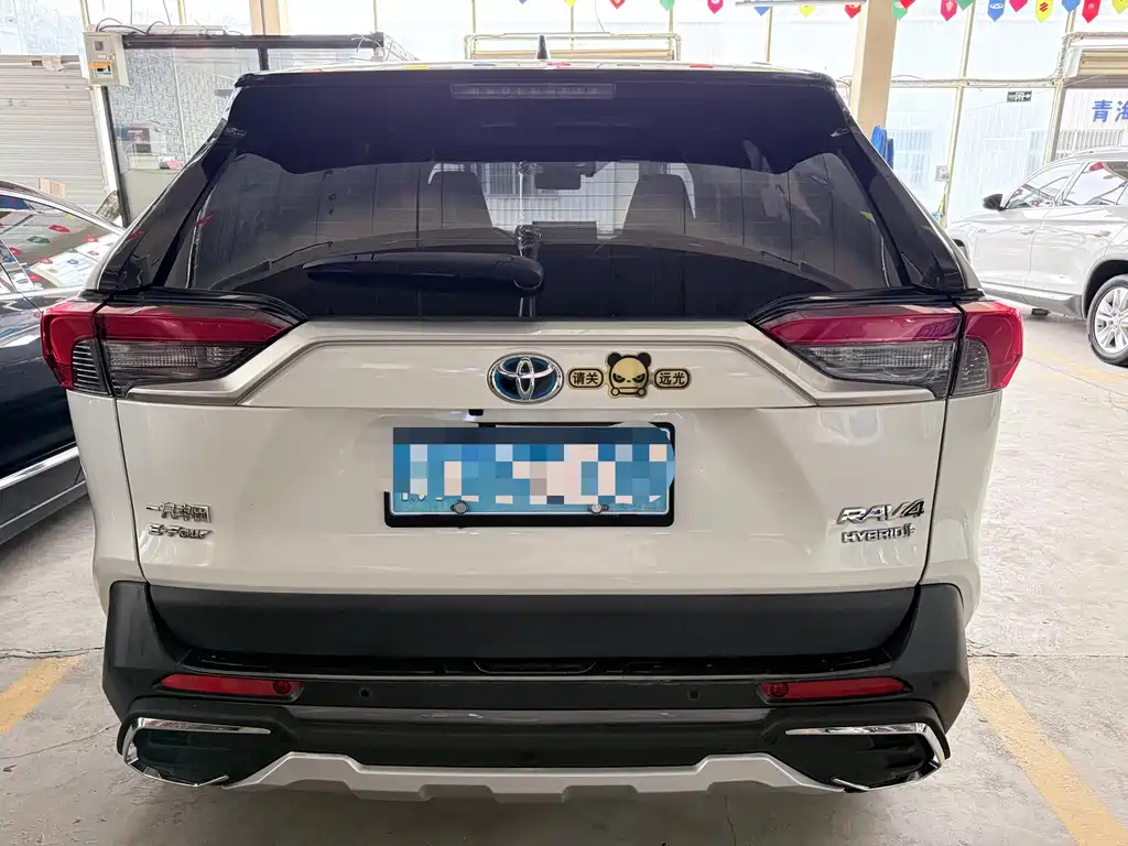 Toyota RAV4 2020 — фото 18