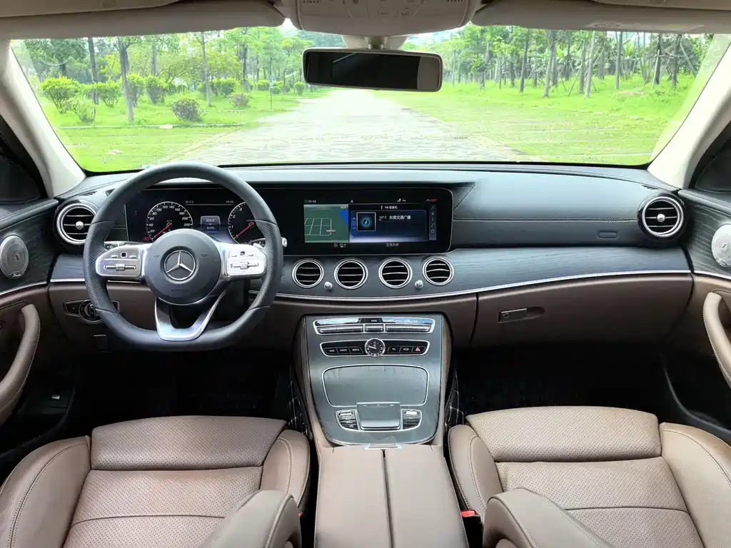 Mercedes-Benz E-Class 2020 — фото 12