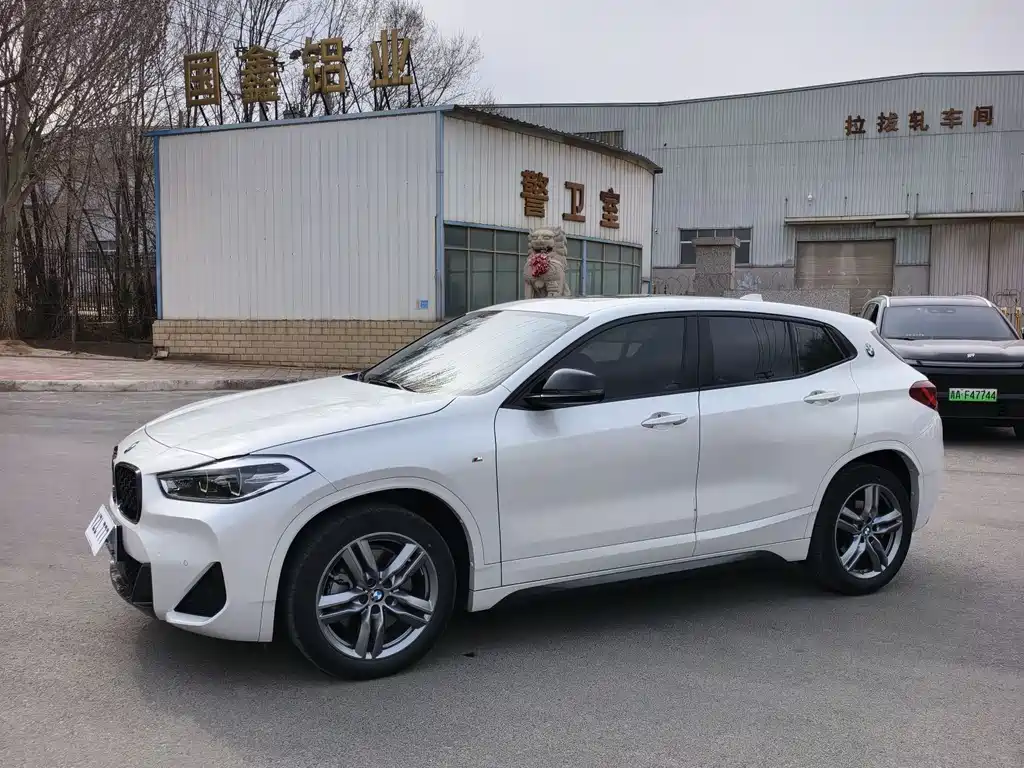 BMW X2 2023 — фото 1