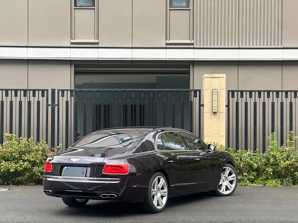 Bentley Flying Spur 2016 — фото 5