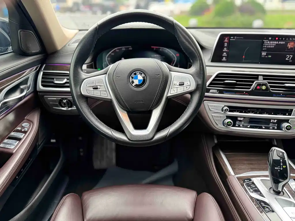 BMW 7 Series 2022 — фото 11