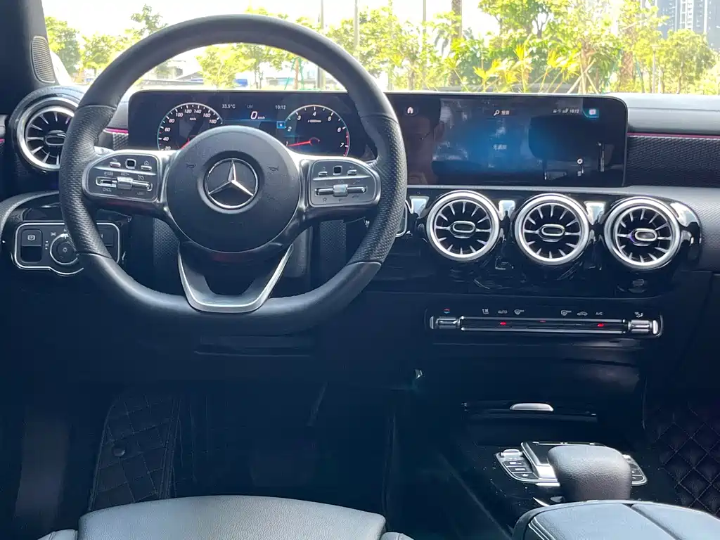 Mercedes-Benz A-Class 2022 — фото 11