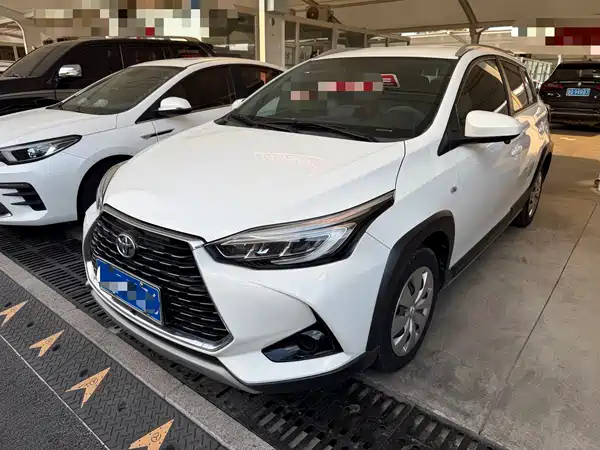 Toyota Yaris L 2023