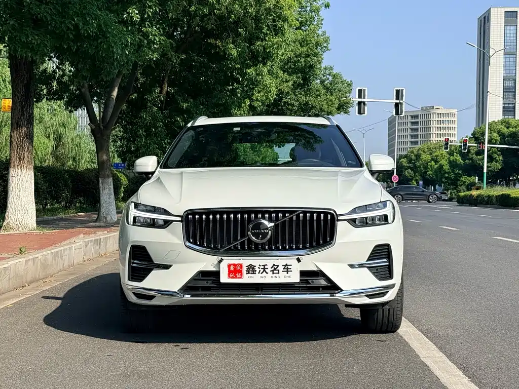 Volvo XC60 PHEV 2024 — фото 2