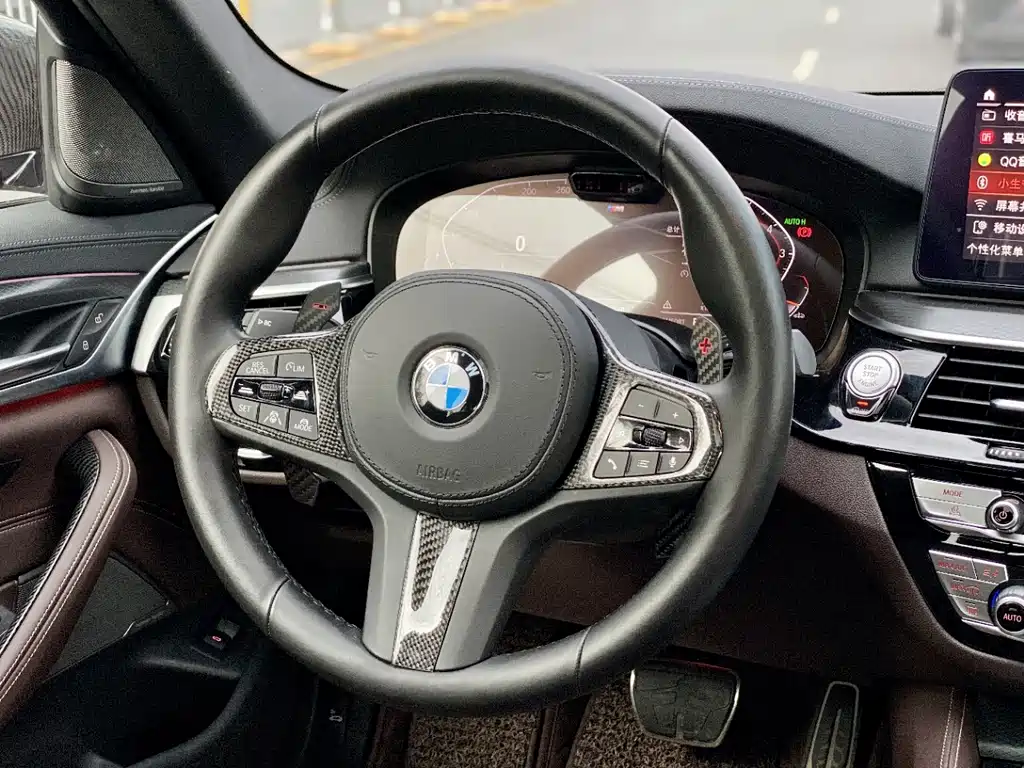 BMW 5 Series 2022 — фото 17