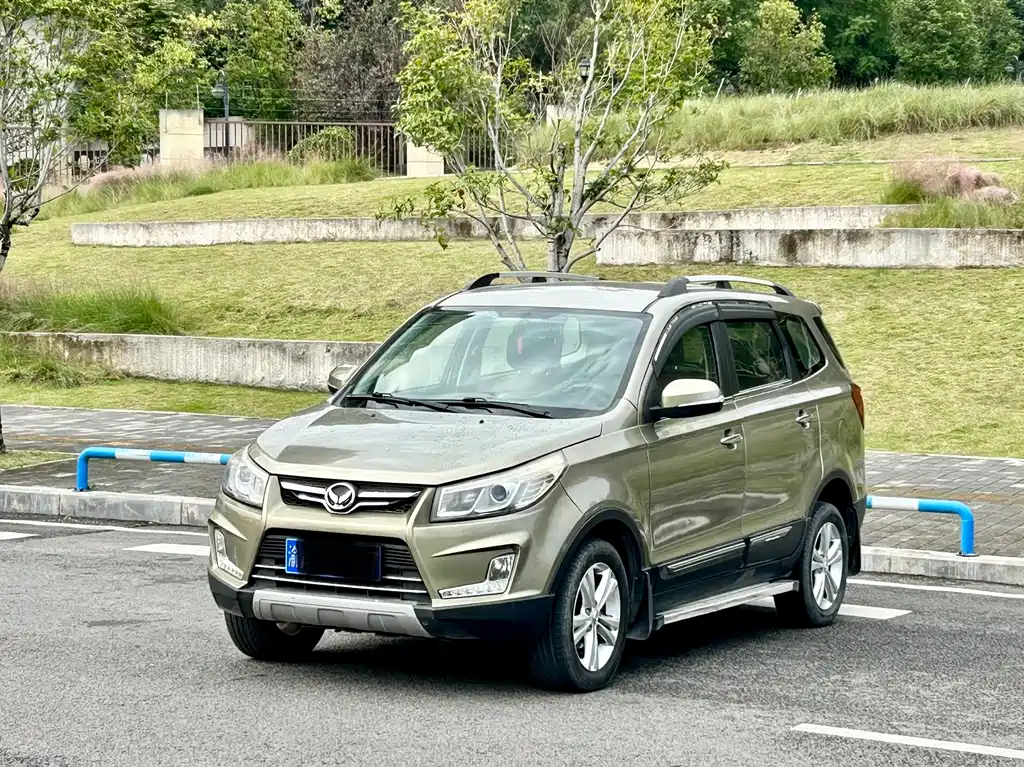 BAIC Huansu S3 2016 — фото 1