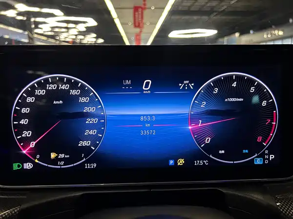 Mercedes-Benz C-Class 2024