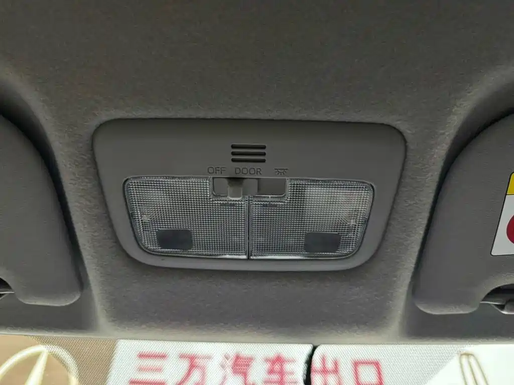 Toyota Yaris L 2022 — фото 15