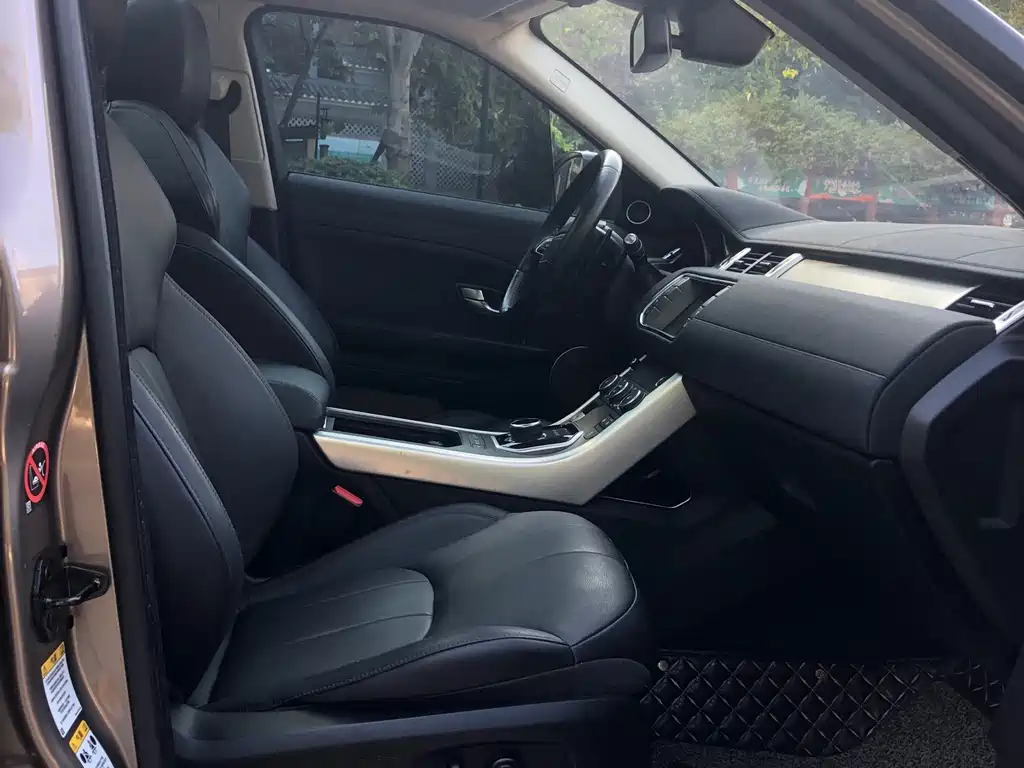 Land Rover Evoque 2017 — фото 10
