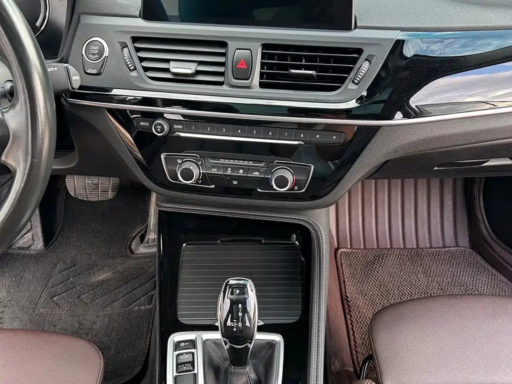 BMW 1 Series 2020 — фото 13