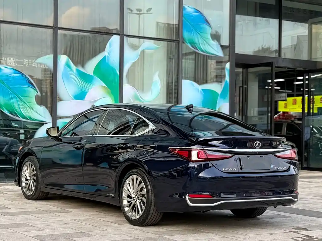 Lexus ES 2019 — фото 4