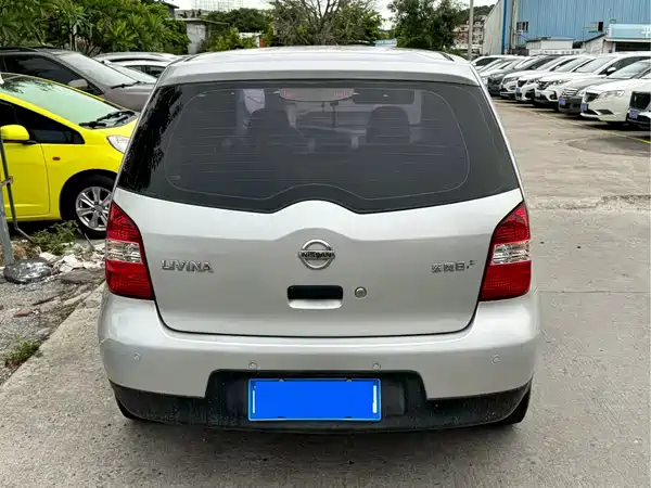 Nissan Livina 2009