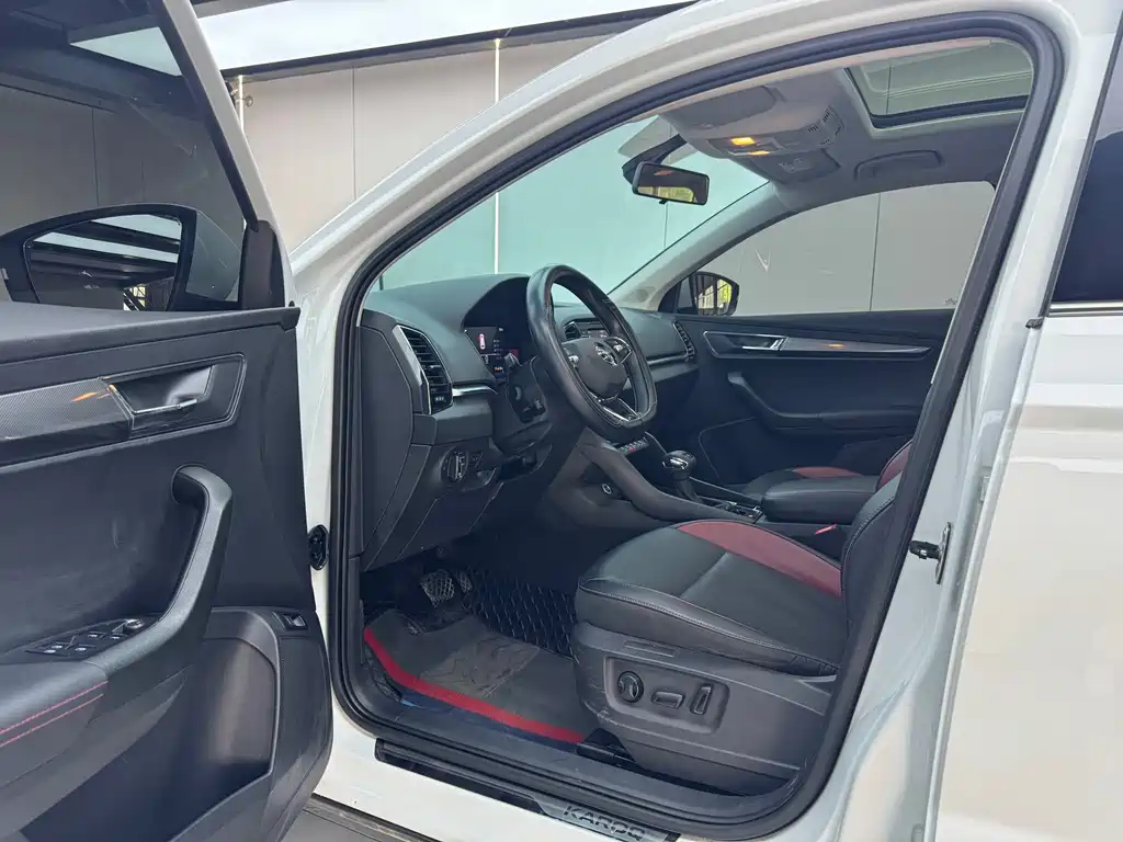 Skoda Karoq 2023 — фото 10