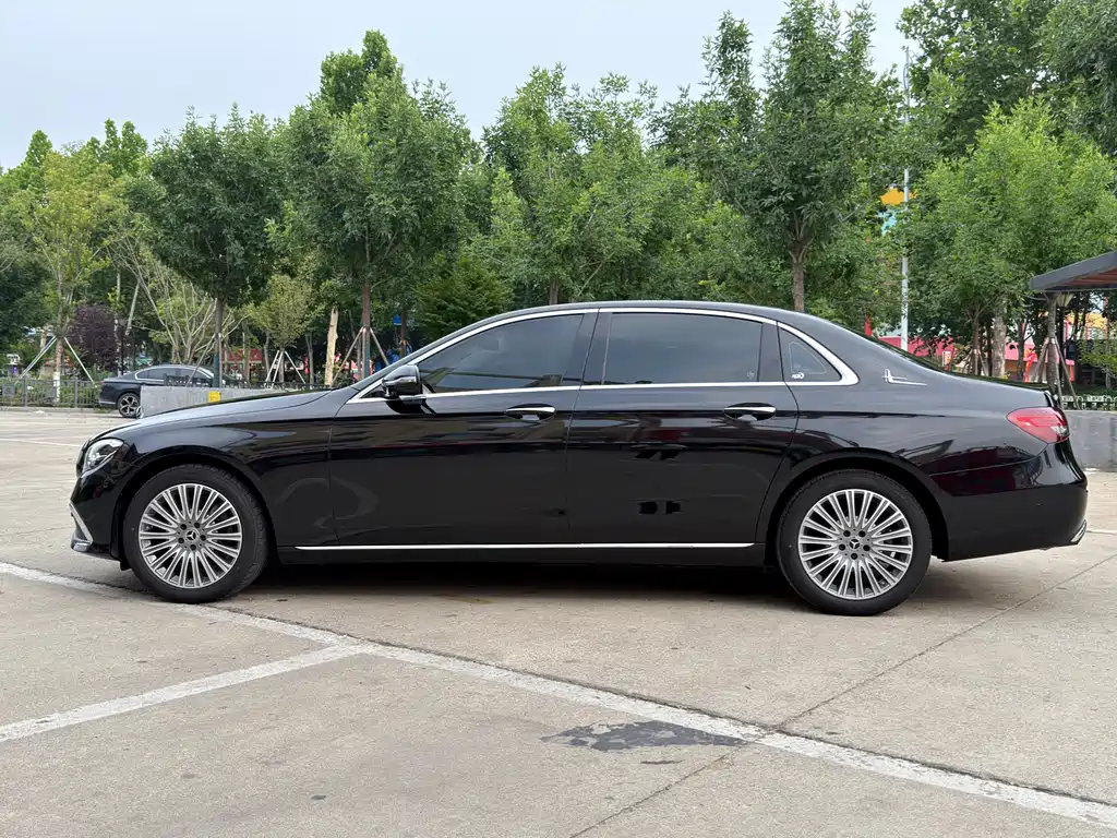 Mercedes-Benz E-Class 2022