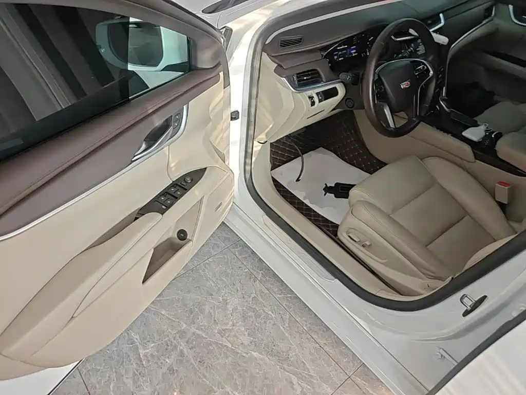 Cadillac XTS 2017 — фото 16