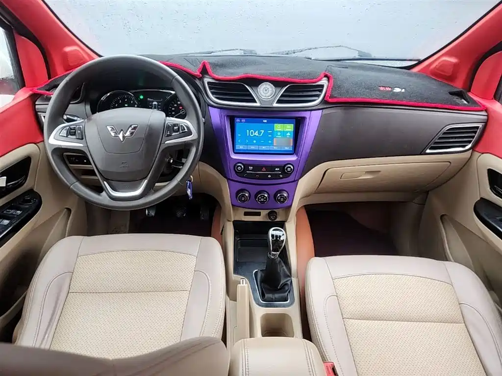 Wuling Hongguang 2017 — фото 10