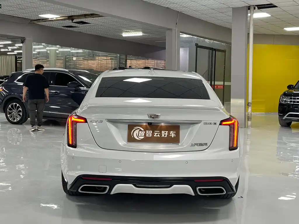 Cadillac CT5 2023 — фото 8
