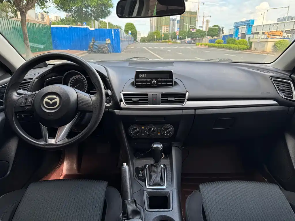 Mazda 3 Axela 2015 — фото 10