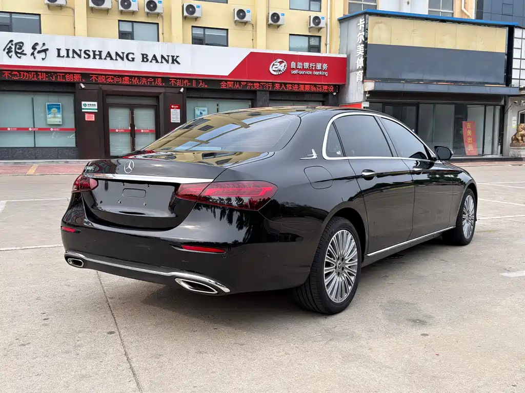 Mercedes-Benz E-Class 2022