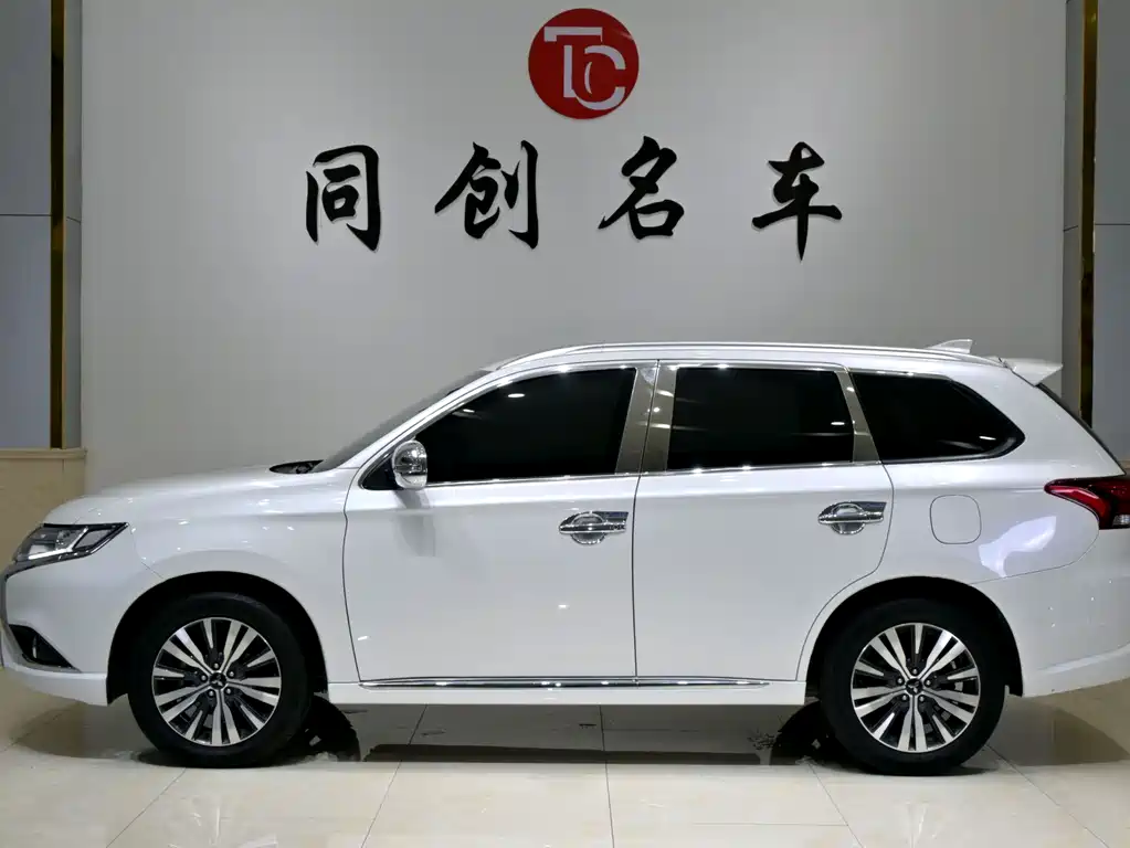 Mitsubishi Outlander 2021