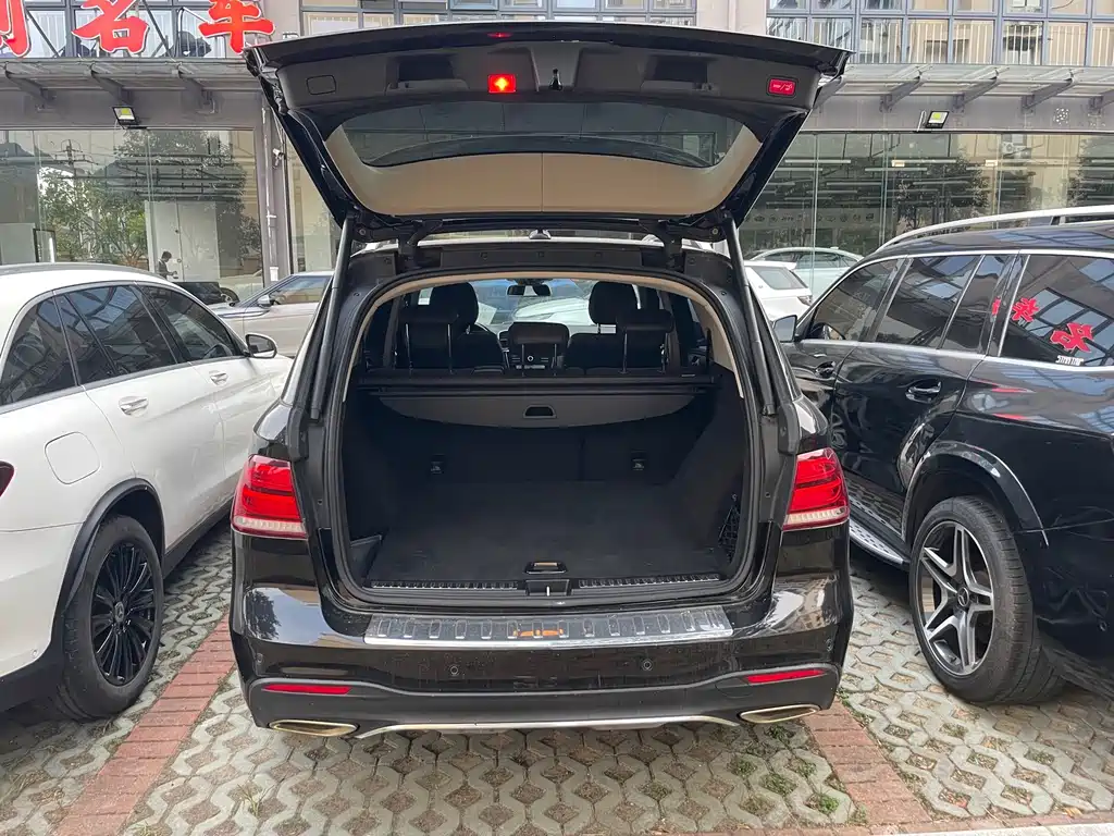 Mercedes-Benz GLE 2017 — фото 31