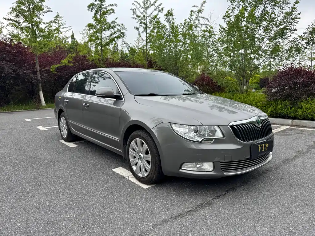 Skoda Superb 2012 — фото 3