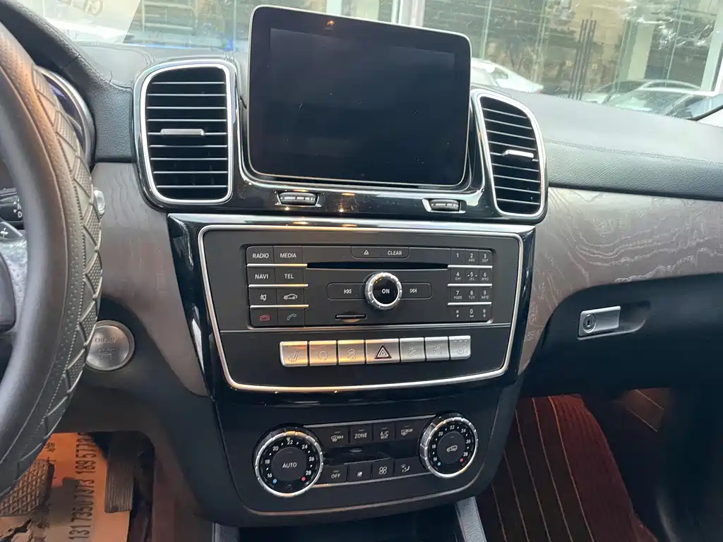 Mercedes-Benz GLE 2017 — фото 18