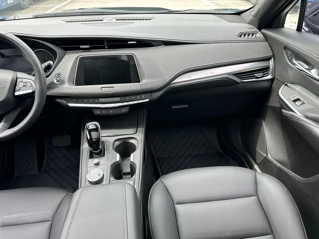 Cadillac XT4 2020 — фото 12