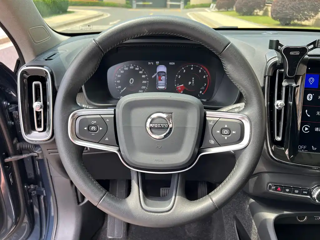 Volvo XC40 2020 — фото 14