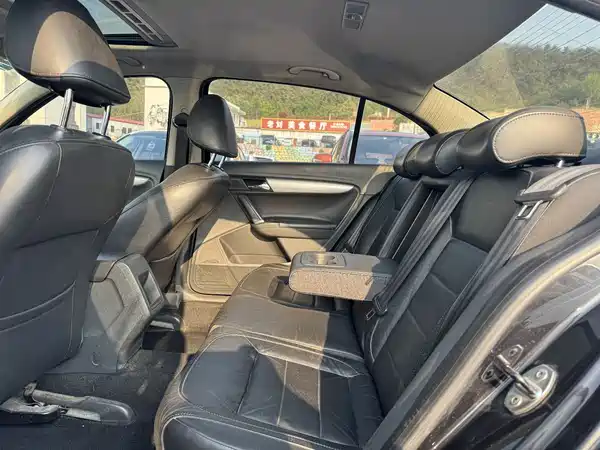 Volkswagen Lavida 2013