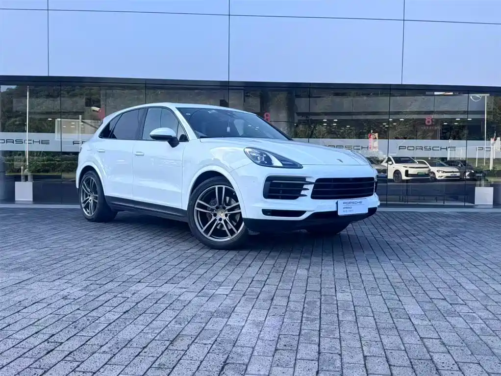 Porsche Cayenne 2022