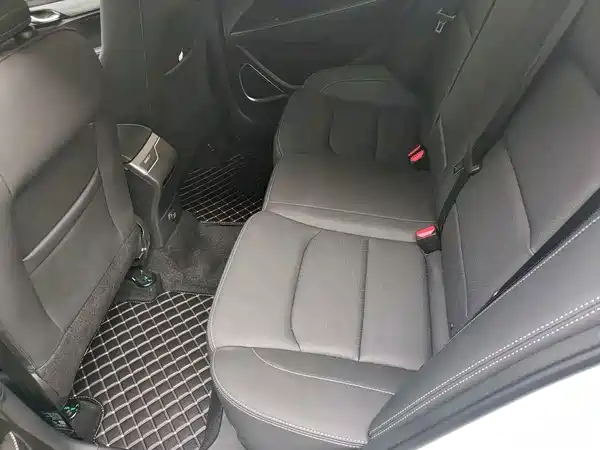 Geely Emgrand 2021