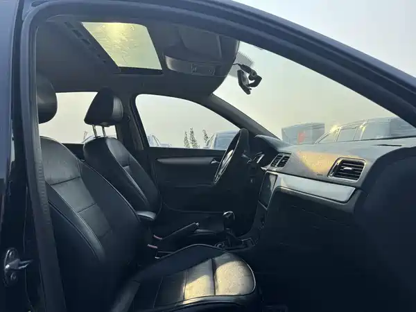 Volkswagen Lavida 2013