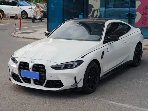 BMW M4 2025